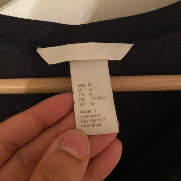H&M shirt - Picture 3 of 4